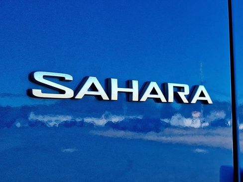 Used 2023 Jeep Wrangler Sahara w/ Cold Weather Group image 29