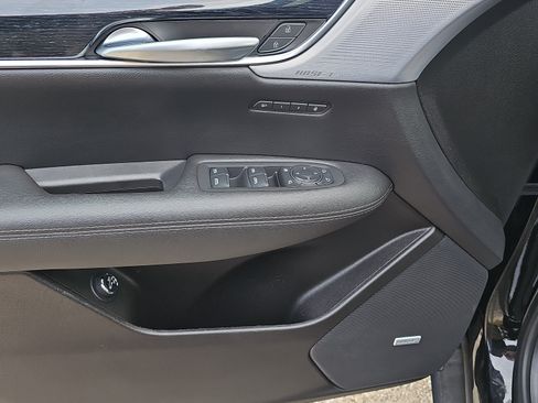 Used 2025 Cadillac XT5 Premium Luxury FWD image 21