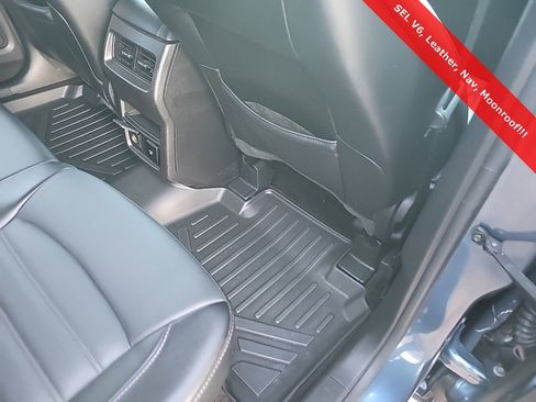 Used 2018 Ford Edge SEL w/ Equipment Group 201A image 39