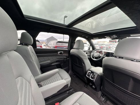 Used 2025 Kia Sorento SX Prestige w/ Sage Leather Package image 20