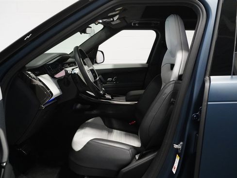 Used 2025 Land Rover Range Rover Sport SV Edition Two image 14