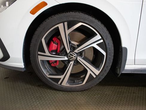 Used 2024 Volkswagen GTI SE FWD image 9