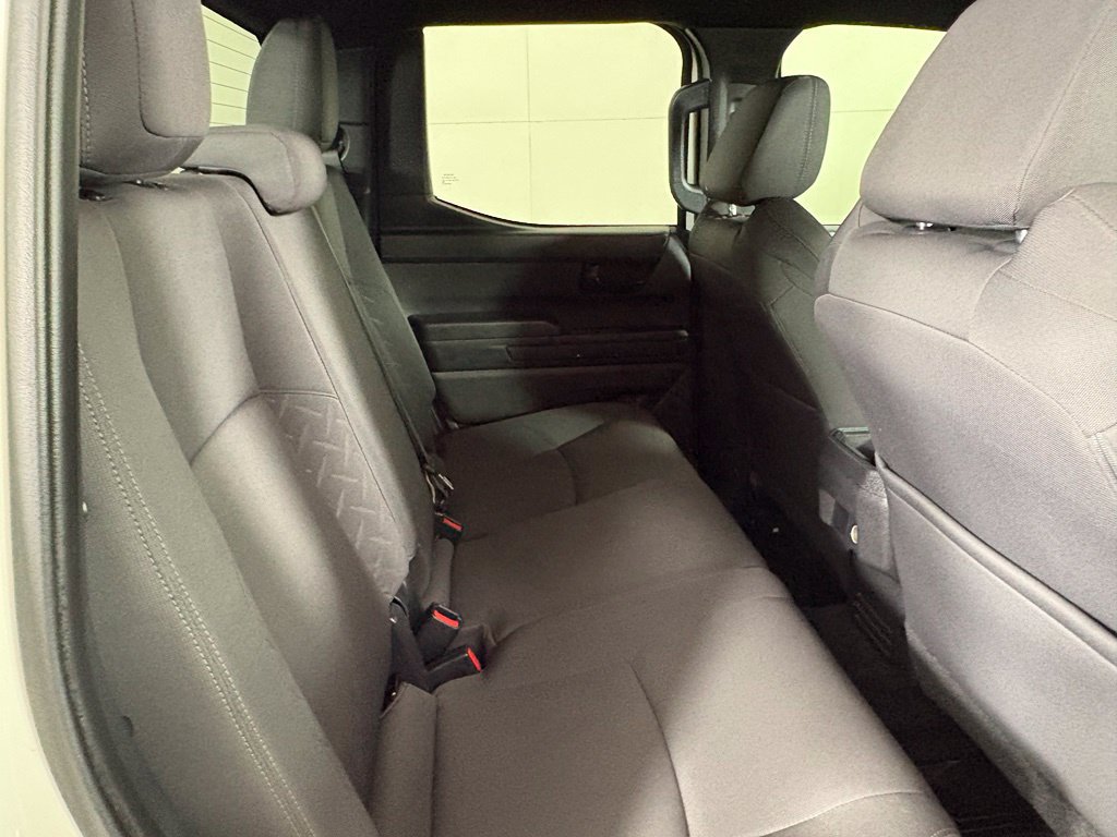 Used 2024 Toyota Tacoma SR5 AWD/4WD image 17