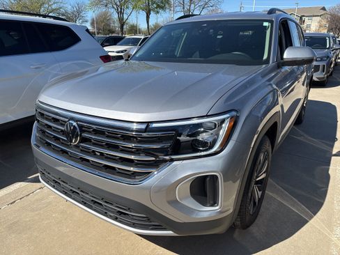New 2026 Volkswagen Atlas SE FWD image 9