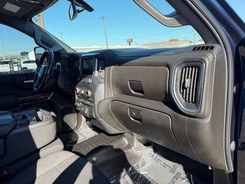 Used 2022 Chevrolet Silverado 3500 LT w/ Convenience Package image 17