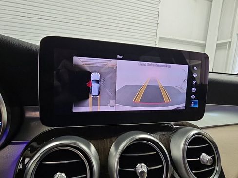 Used 2022 Mercedes-Benz GLC 300 image 18
