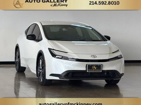 Used 2023 Toyota Prius LE FWD image 1
