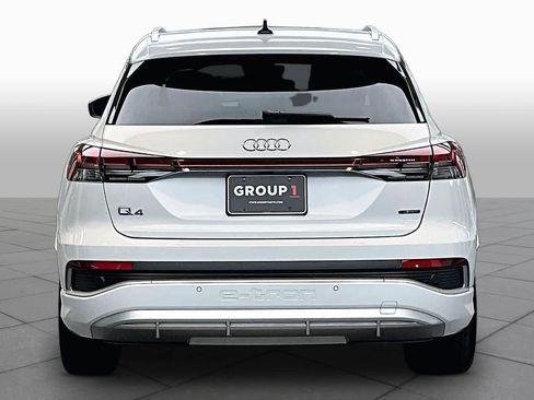 Used 2024 Audi Q4 e-tron Prestige AWD/4WD image 4