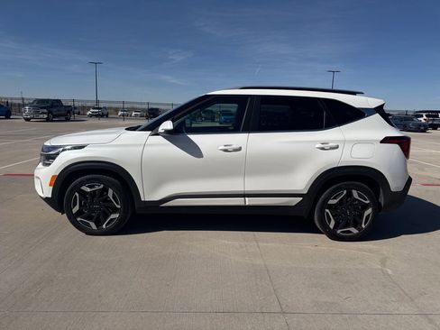 Used 2026 Kia Seltos SX w/ SX Sunroof Package image 2