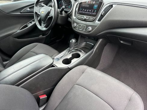 Used 2017 Chevrolet Malibu LT image 15