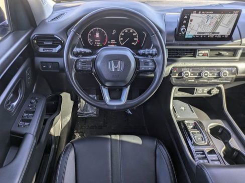 Used 2024 Honda Pilot Touring image 12