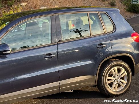 Used 2012 Volkswagen Tiguan S image 33
