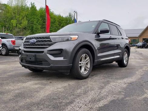 Used 2020 Ford Explorer XLT w/ Comfort Package AWD/4WD image 3