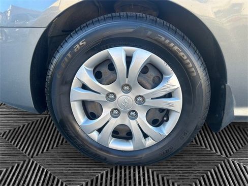Used 2010 Hyundai Elantra GLS image 14