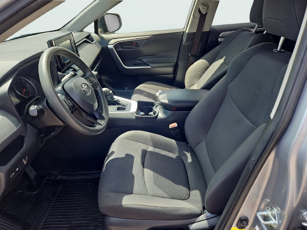 Used 2019 Toyota RAV4 LE w/ All Weather Liner Package AWD/4WD image 25