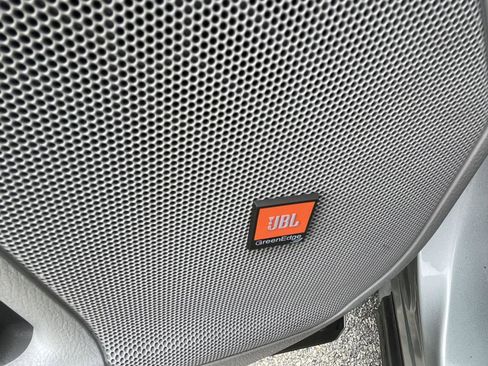 Used 2019 Toyota Highlander Limited image 13