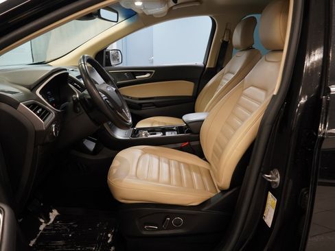 Used 2019 Ford Edge SEL w/ Equipment Group 201A image 5