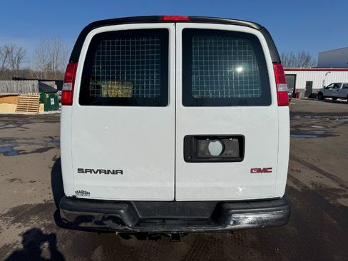 Used 2017 GMC Savana 2500 image 4