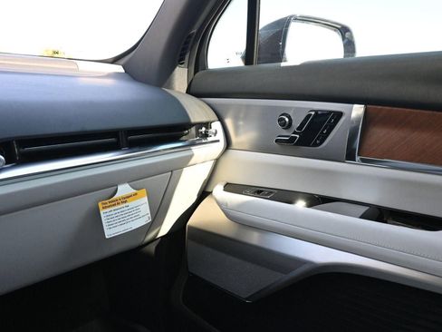 New 2026 Cadillac Vistiq Sport w/ LPO, Floor Liner Package image 51