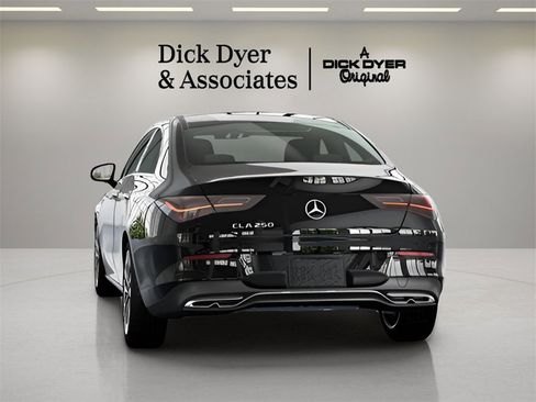 Used 2025 Mercedes-Benz CLA 250 image 17