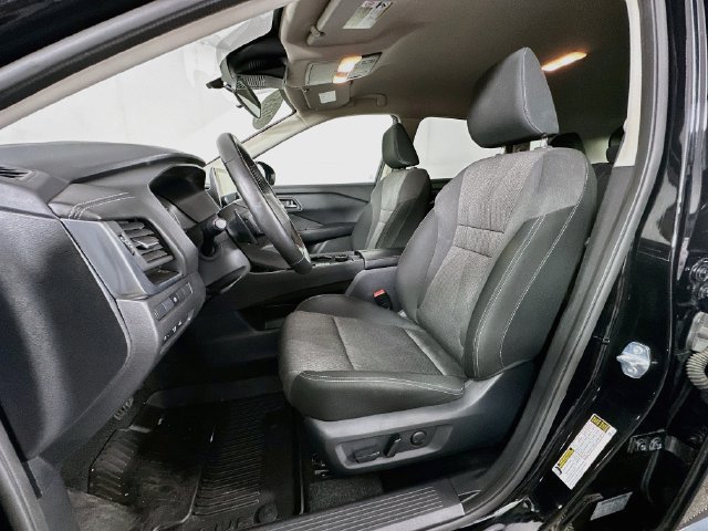 Used 2025 Nissan Rogue SV AWD/4WD image 17