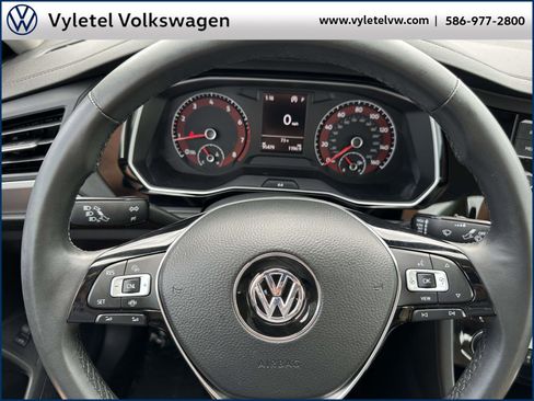 Used 2020 Volkswagen Jetta SE w/ SE Cold Weather Package image 20