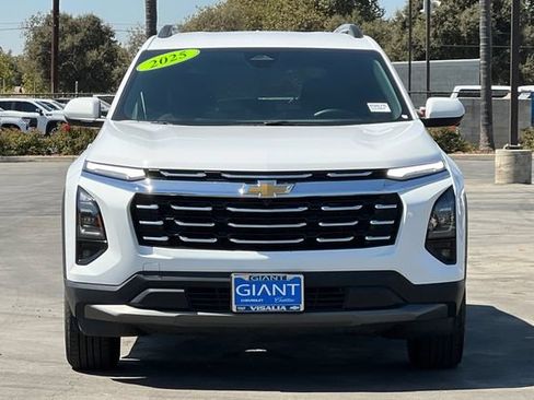 Used 2025 Chevrolet Equinox LT w/ Convenience Package II FWD image 9