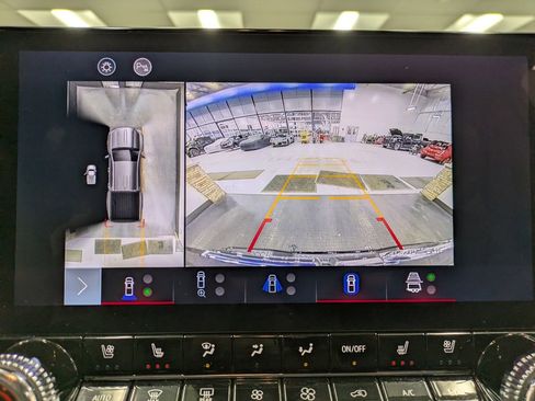 Used 2023 GMC Canyon Denali image 14