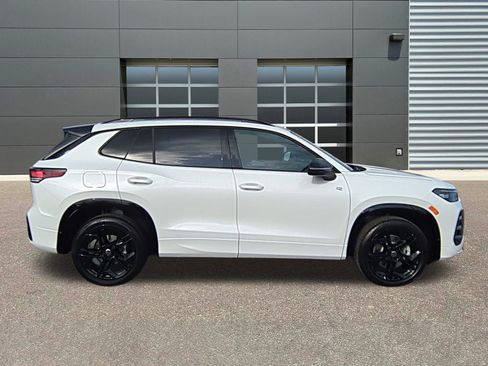 New 2026 Volkswagen Tiguan SE R-Line AWD/4WD image 8