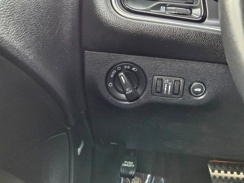 Used 2017 Dodge Challenger GT w/ Driver Convenience Group image 30