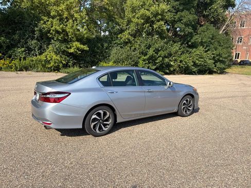 Used 2017 Honda Accord EX-L image 20