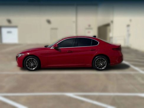 Used 2018 Alfa Romeo Giulia AWD image 5