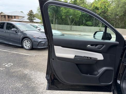 Used 2024 Honda Prologue EX image 34