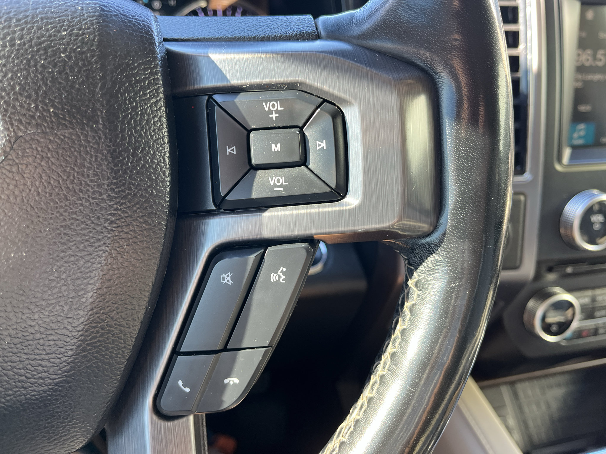 Used 2018 Ford Expedition Max Platinum AWD/4WD image 22