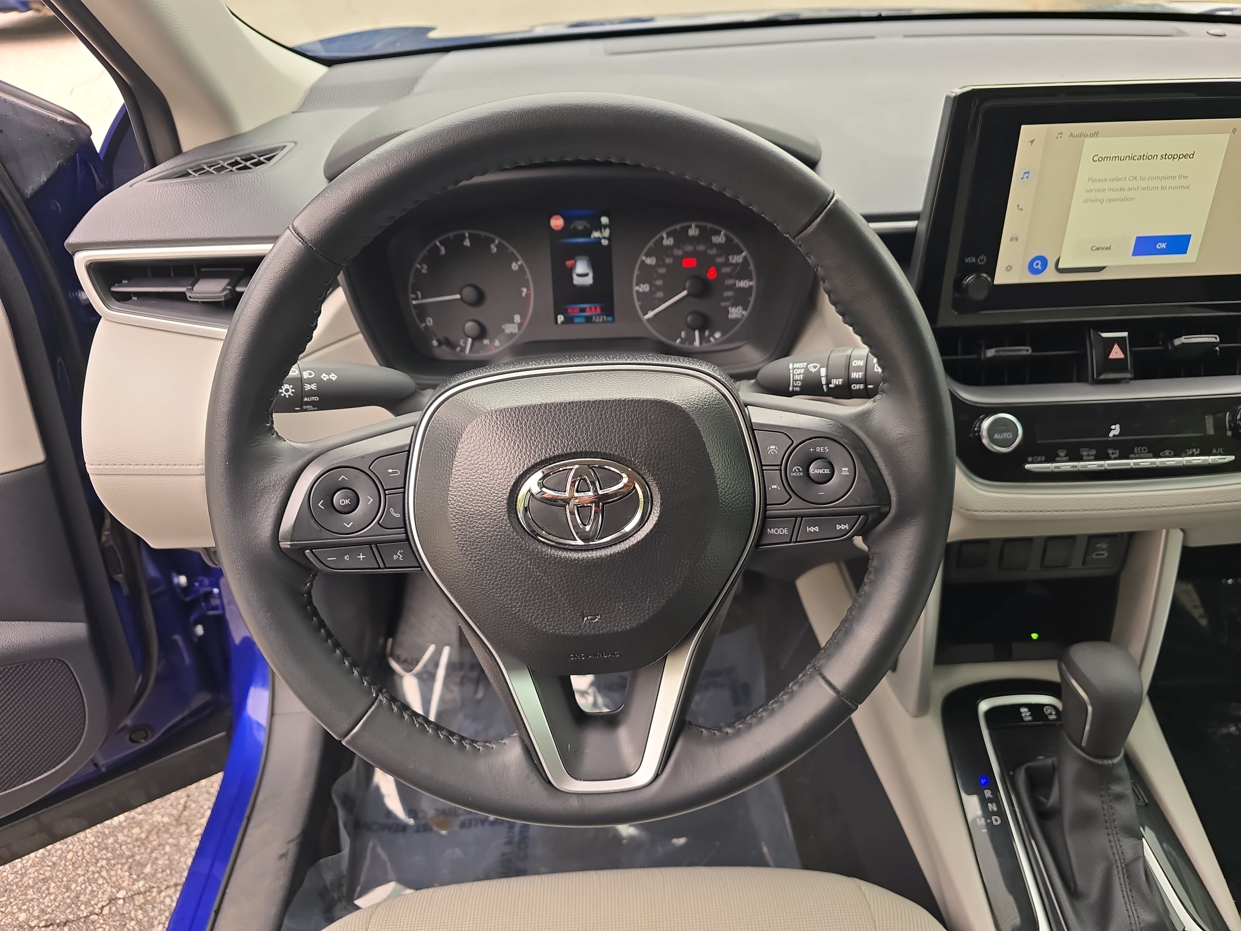 Used 2025 Toyota Corolla Cross LE FWD image 15