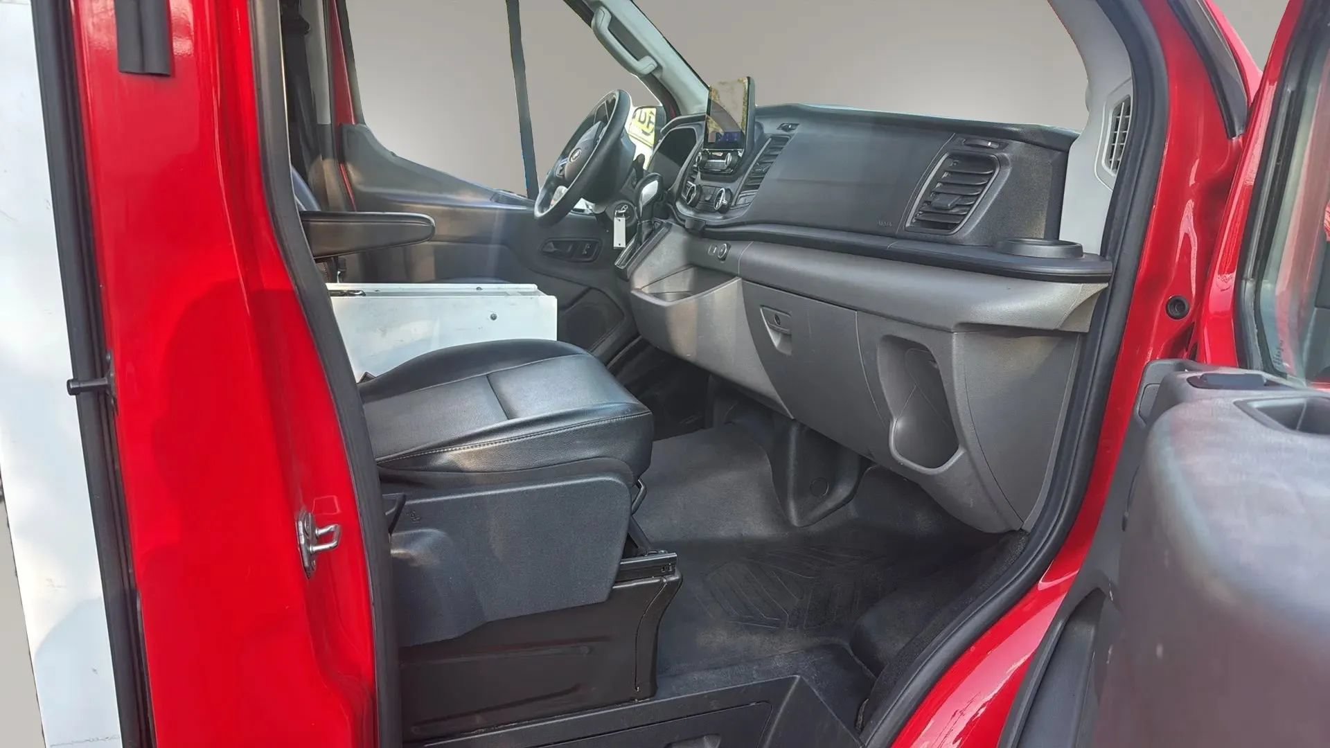Used 2020 Ford Transit 250 Medium Roof RWD image 7