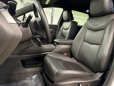 Used 2023 Cadillac XT5 Luxury FWD image 5