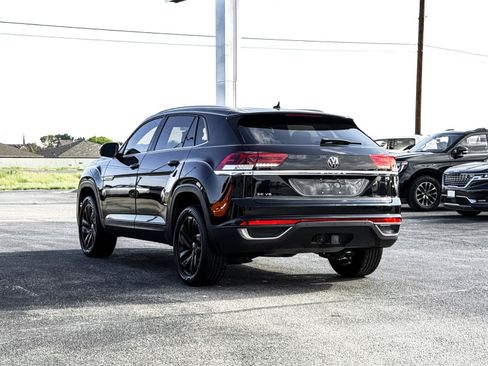 Used 2022 Volkswagen Atlas Cross Sport SE FWD image 12