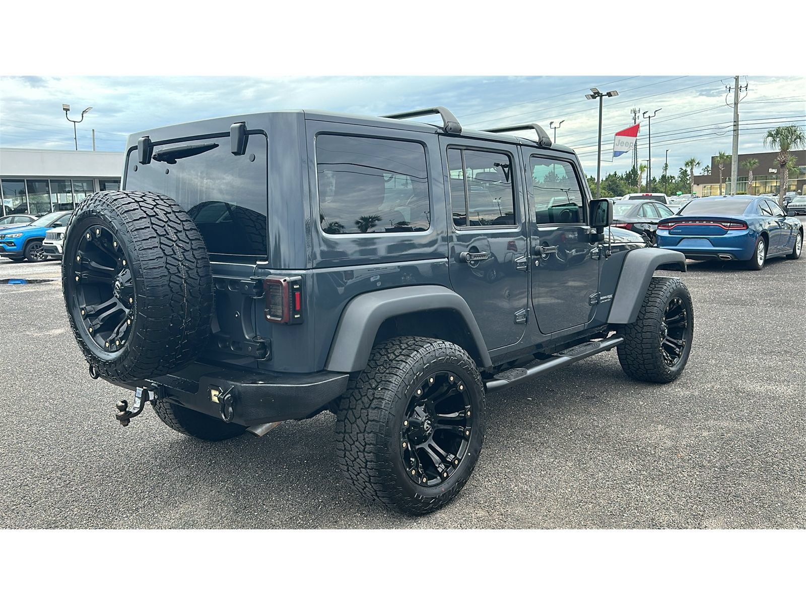Used 2018 Jeep Wrangler Unlimited Rubicon w/ Cold Weather Group AWD/4WD image 6