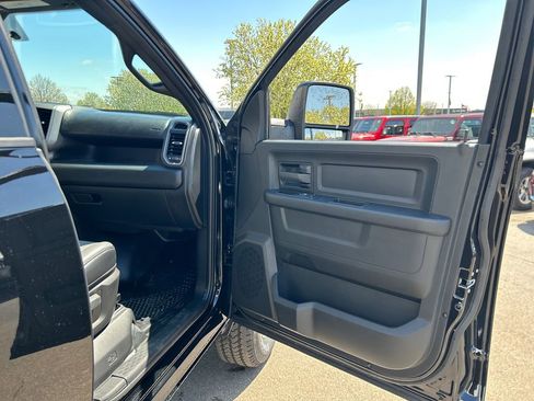 New 2024 RAM 2500 Tradesman w/ Snow Chief Group image 36