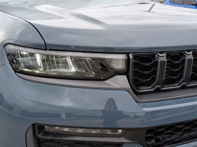 New 2027 Jeep Grand Cherokee Limited w/ Limited Altitude Package AWD/4WD image 10