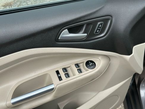 Used 2013 Ford C-MAX SEL image 13