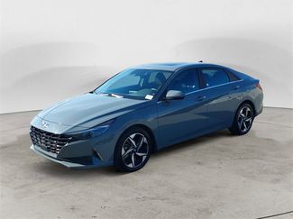 Used 2022 Hyundai Elantra SEL w/ Convenience + Premium Package image 1