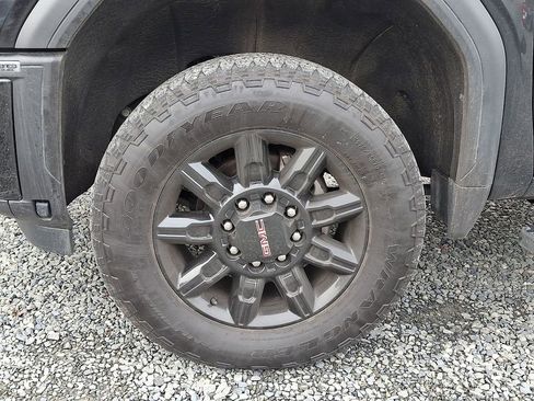 Used 2024 GMC Sierra 2500 AT4 w/ Technology Package image 5