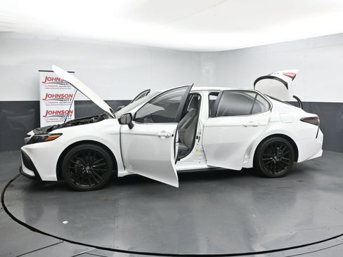 Used 2024 Toyota Camry SE w/ Blackout Package (TMS) image 28