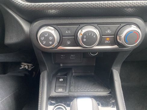 Used 2023 Nissan Kicks SV image 24