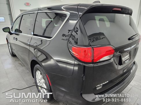 New 2026 Chrysler Voyager LX image 6