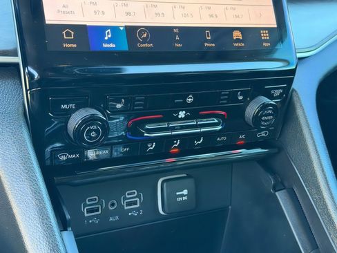 Used 2024 Jeep Grand Cherokee L Limited w/ Trailer Tow Package image 18