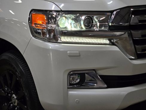 Used 2019 Toyota Land Cruiser AWD/4WD image 15