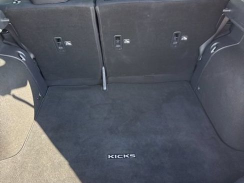 Used 2022 Nissan Kicks SV FWD image 22
